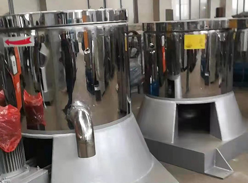 五（wǔ）金電鍍脫（tuō）水機